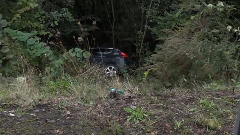 Podchlazené děti, auto v příkopu a řidič nikde. Policie řeší bizarní nehodu u Svidníku