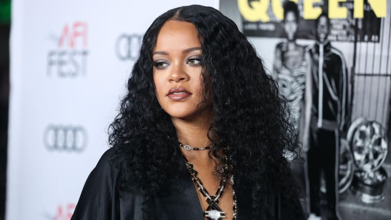 Rihanna je trojnásobnou maminkou. Porod tajila, holčička dostala netradiční jméno
