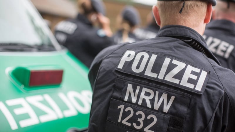 Trýznivá smrt kojence otřásla Německem: Dívka zemřela hlady, obviněna je matka s partnerem