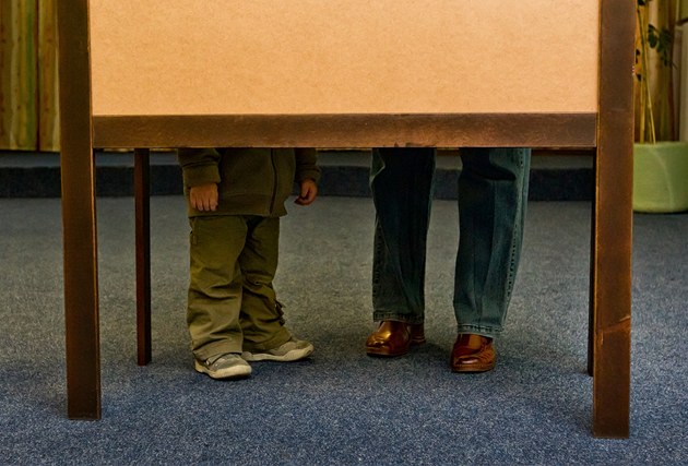 Kvůli oblečení vás může poslat komise domů. Co nedělat ve volební místnosti