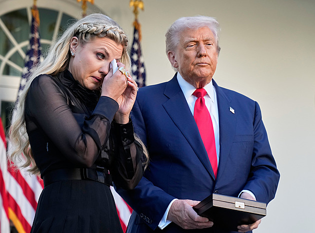 „Opravdový hrdina.“ Trump udělil medaili svobody zabitému aktivistovi Kirkovi