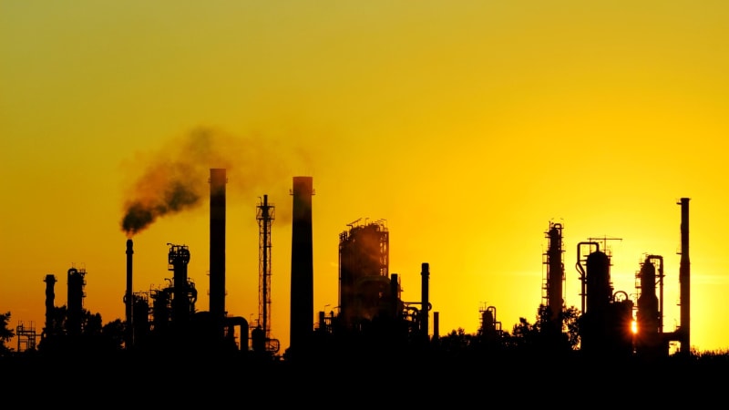 Obrat ve válce? Trump uvalil sankce na největší ruské ropné firmy. Chce se obrátit na Čínu