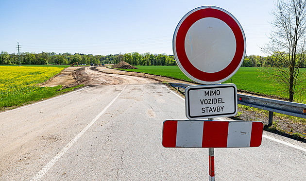 Obchvat uleví malé vesničce od tisíců aut, potřebný je i kvůli dostavbě Dukovan