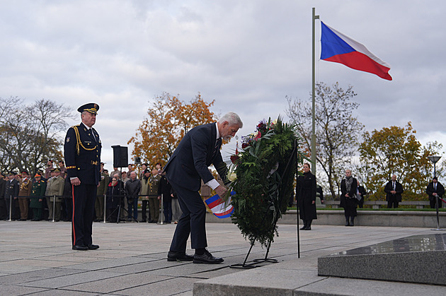 Oslavy státního svátku 28. října: prezident a politici položili na Vítkově věnce