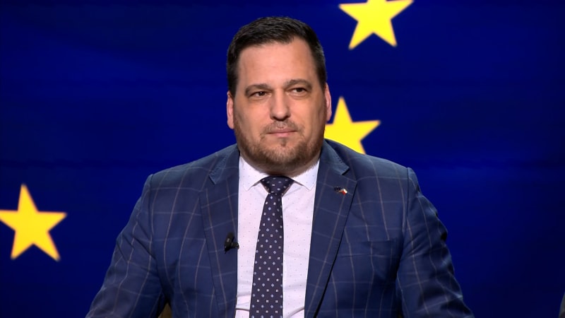 Zdechovský vyhrál skoro milion ve Sportce. Všechno to dám na charitu, slibuje europoslanec