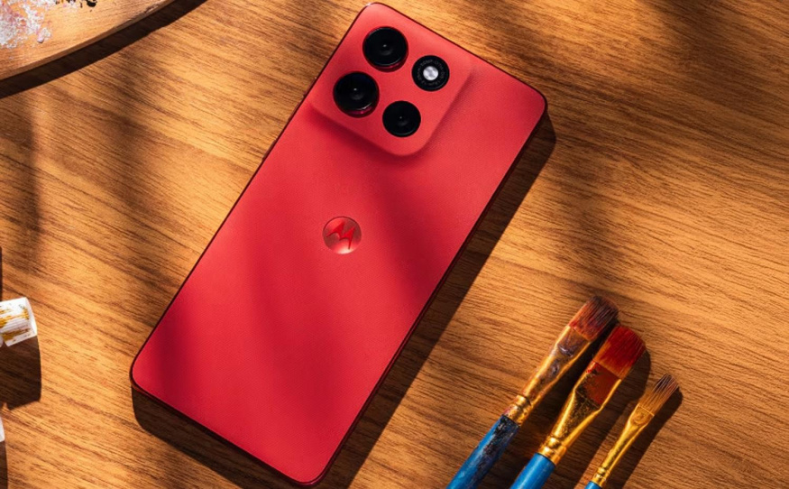 Do extrémních slev míří telefon s obrovskou baterií. Motorola sráží ceny o tisíce