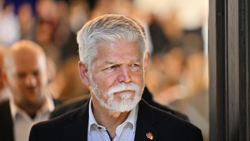 Pavel má slušné šance mandát obhájit, zjistil průzkum. Za prezidenta by lidé chtěli i Ebena
