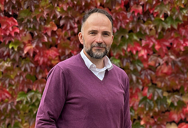 Zbyla vám stovka? Investujte ji. Odborník radí, jaké možnosti můžete využít