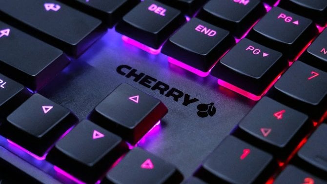 Konec firmy, jež je synonymem mechanických klávesnic? Cherry má problémy, zavírá výrobu v Německu