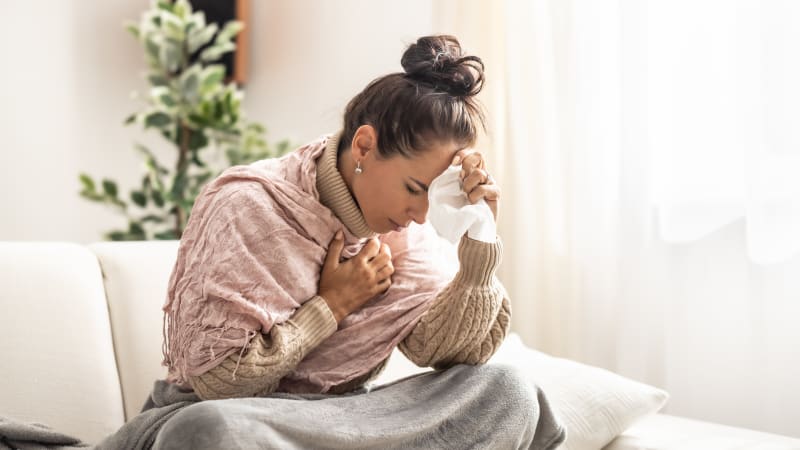 Na Česko se valí chřipková epidemie. Šíří se nakažlivější varianta, hlavně mezi dětmi