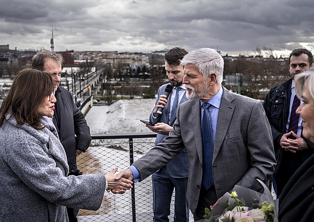 Místo dalších center radši mobilní kontejnery. Pavel probírá problém drog v Praze