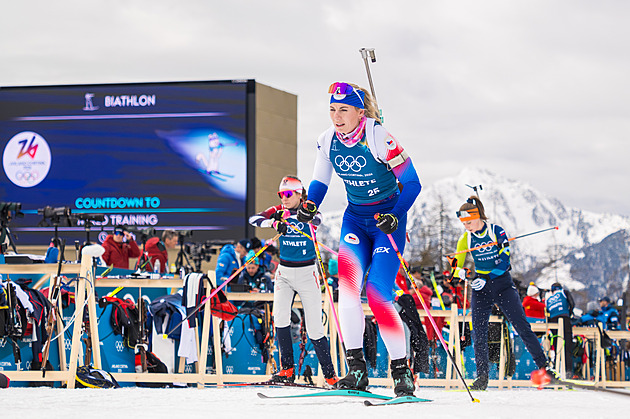 Biatlon ONLINE: Ženy jedou štafetu. V půlce závodu Češky na sedmém místě
