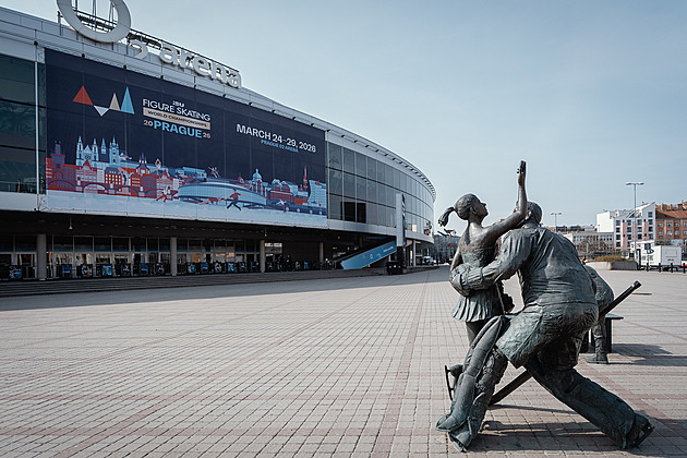 Auta nechte doma. Kvůli krasobruslení posiluje dopravní podnik spoje u areny