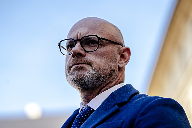 Ministr Plaga zkrátil probíhající školní rok