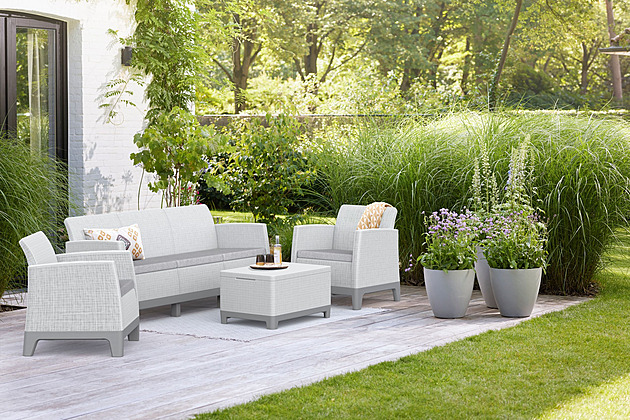 Druhý obývák pod širým nebem: Co dnes nesmí chybět moderní zahradě?