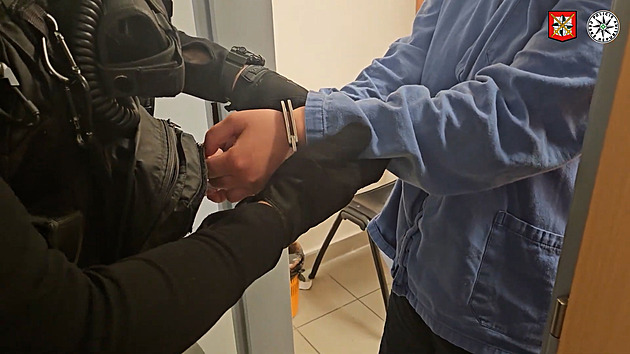 Byly kamarádky, pak se rozhádaly. Konflikt bezdomovkyň vyústil v pokus o vraždu