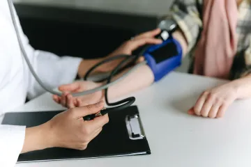 Vláda schválila změnu platových tabulek