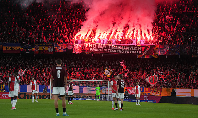 Derby v datech: nejhorší výkon Surovčíka a hodně malých šancí. V čem vynikla Slavia?