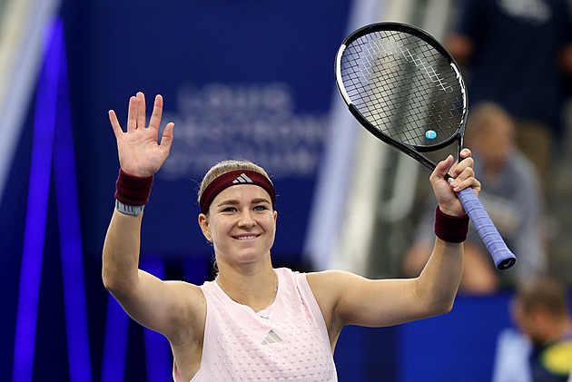 Noční sova Nosková, Muchová soupeřku litovala. Finalistky Wimbledonu zatím válí