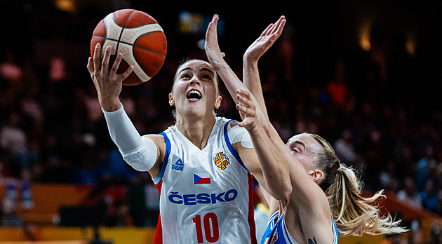 Basketbalistky začaly MS porážkou s Itálií. Při soudržném výkonu zářila Pospíšilová