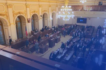 Sněmovna znovu projedná změny v zaměstnávání úředníků či stavební novelu