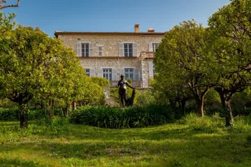 Z Renoirova muzea někdo ukradl čtyři díla. Dva obrazy se našly poblíž