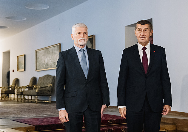 Prezident přijme Babiše. Proberou Pavlovu účast na jednání OSN, kam letí i Macinka