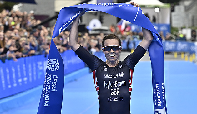 Triatlon ve Varech ovládla Taylorová-Brownová, z Češek byla nejlepší Přikrylová
