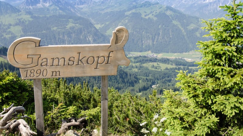 České alpinisty v Rakousku zastihla tma, neměli s sebou čelovky. Zachraňoval je vrtulník