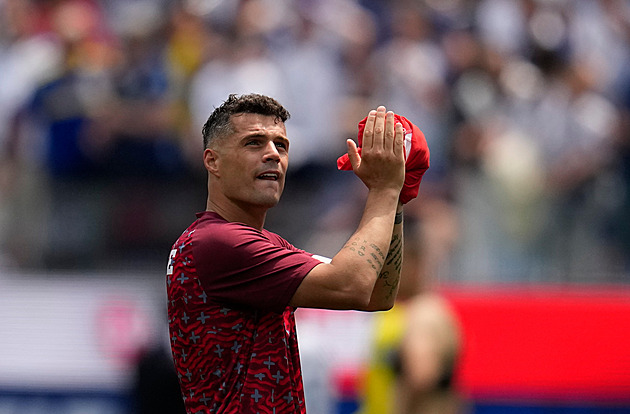 Hokejisté bez kouče, fotbalisté bez kapitána. Švýcaři řeší další covidový malér