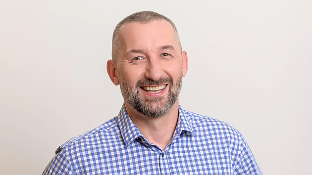 Billboardový aktivista a kandidát Zelených si složil na účty miliony v hotovosti