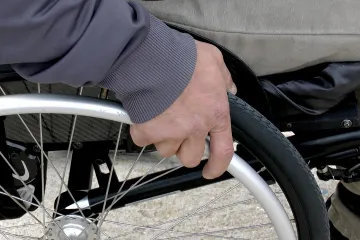 Ohledně příspěvků na péči našlo u soudu zastání několik lidí. Juchelka slibuje změny