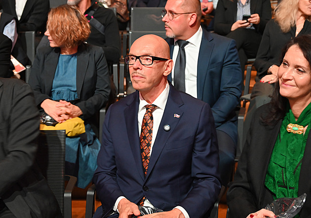 Kolikrát ji bolševici vláčeli po zemi jako mě? kritizoval Klempíř projev spisovatelky