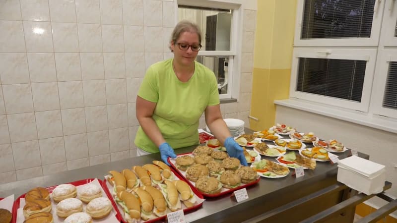 Nesnídá víc než třetina dětí, mohou i omdlít. Jídelna na Vysočině s tím bojuje po svém