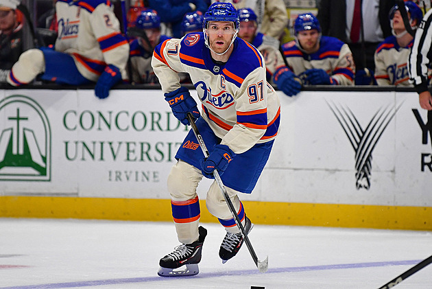 Fenomén McDavid v životní formě. Tempo má lepší než Gretzky, zaútočí na rekord?