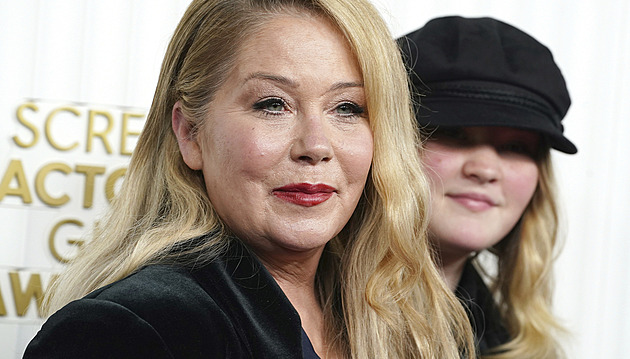 Christina Applegate žila pět let s chybnou diagnózou. Nemá roztroušenou sklerózu