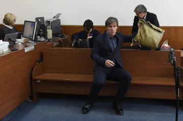 Soud uložil Shenarovi viněnému z rozsáhlých daňových úniků peněžitý trest