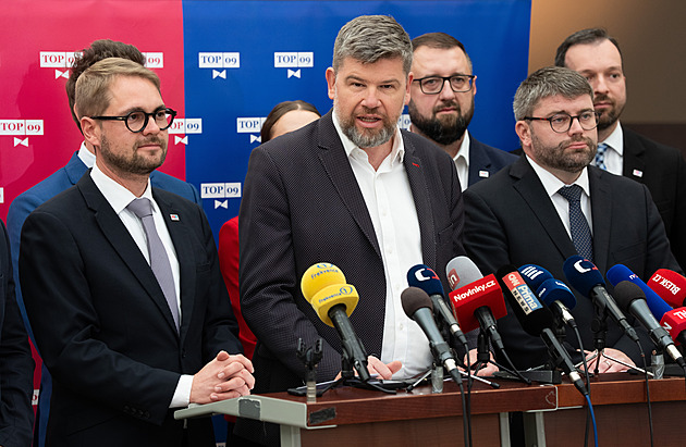 Vůli vlády škrtat nevidím, řekl Pospíšil. Připomněl Kalouskovy kroky proti dluhům