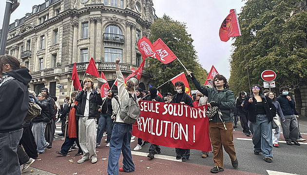 Chce nás svrhnout ultralevice, řekl Macron. Francie zakáže „nelegitimní“ protesty