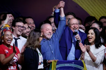 Lula byl počtvrté zvolen brazilským prezidentem. Bolsonaro odmítá uznat porážku