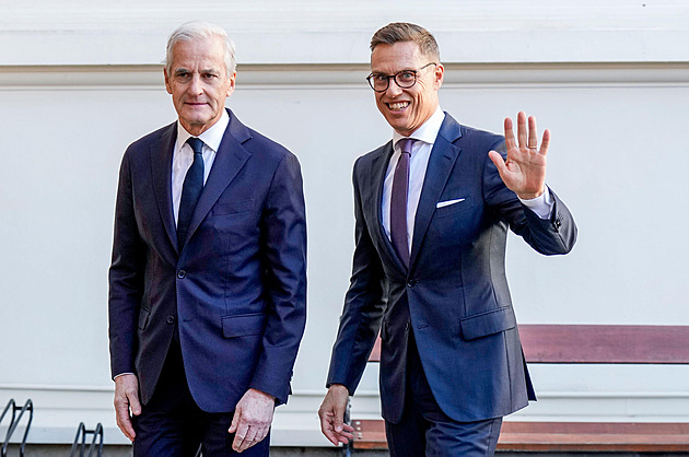 Finský prezident Stubb a norský premiér Störe mluvili s Putinem. Dánsku to vadí